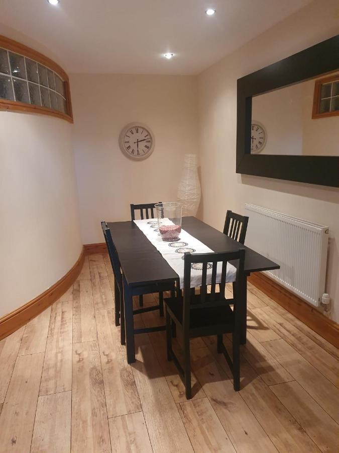 Spacious 2 Bed Appartment Next To Bae With Spa Bath バロー・イン・ファーネス エクステリア 写真